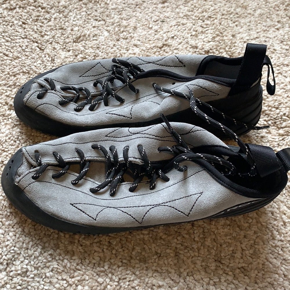 Mad Rock Women’s Climbing Shoes LIKE NEW